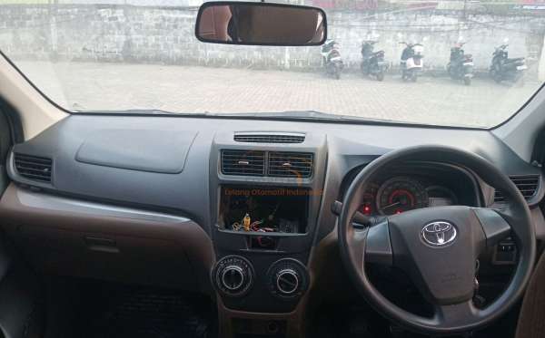 TOYOTA AVANZA 1.3 E