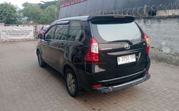 TOYOTA AVANZA 1.3 E