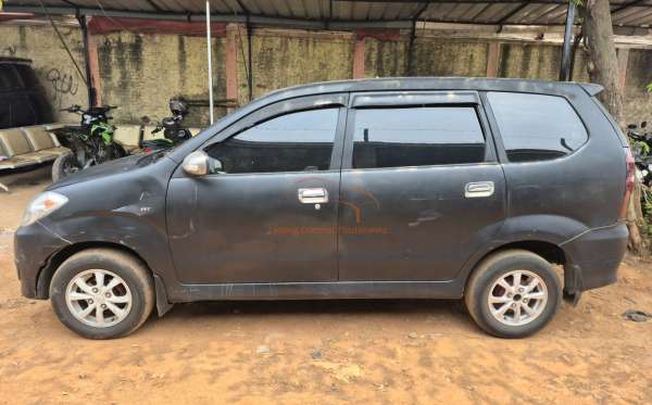 TOYOTA AVANZA E
