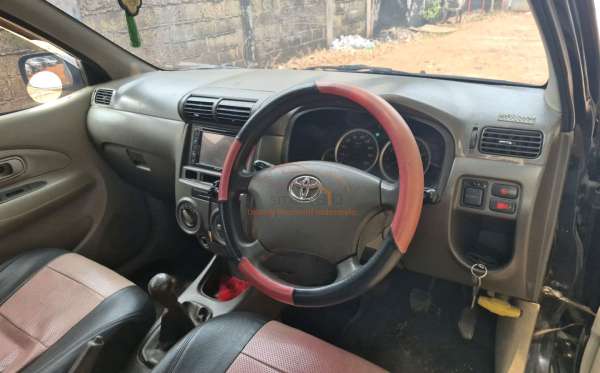 TOYOTA AVANZA E