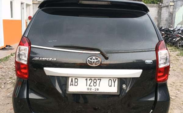 TOYOTA AVANZA