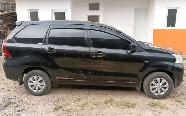 TOYOTA AVANZA