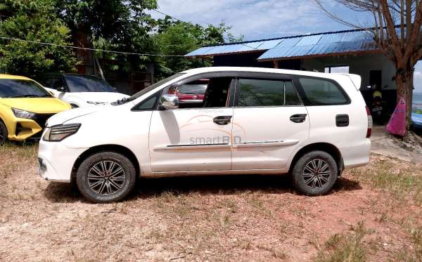 TOYOTA INNOVA