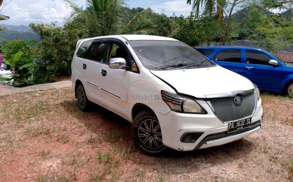 TOYOTA INNOVA