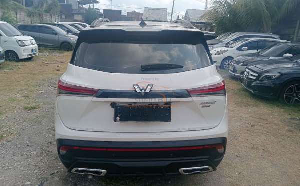 WULING  ALMAZ Almaz 1.5LT LUX + SC CVT (4X2) A/T