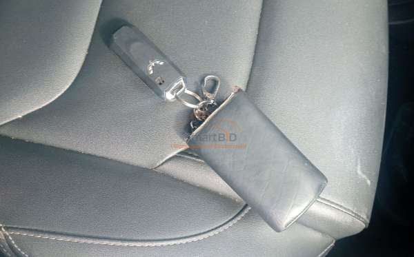 WULING  ALMAZ Almaz 1.5LT LUX + SC CVT (4X2) A/T
