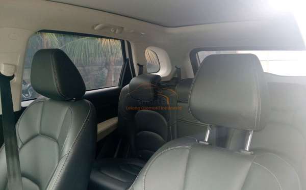 WULING  ALMAZ Almaz 1.5LT LUX + SC CVT (4X2) A/T