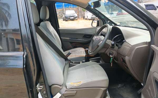 WULING  FORMO