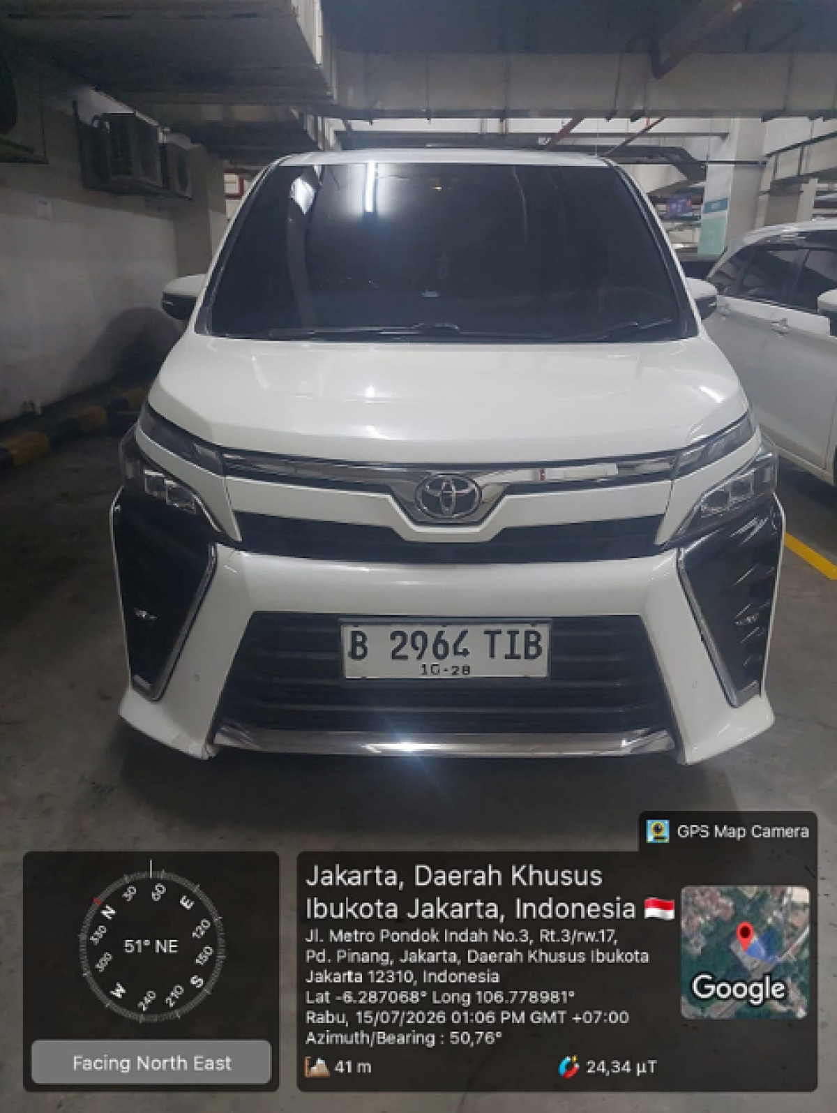 TOYOTA VOXY  2.0 AT