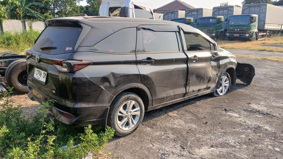 TOYOTA  AVANZA  1.3 E