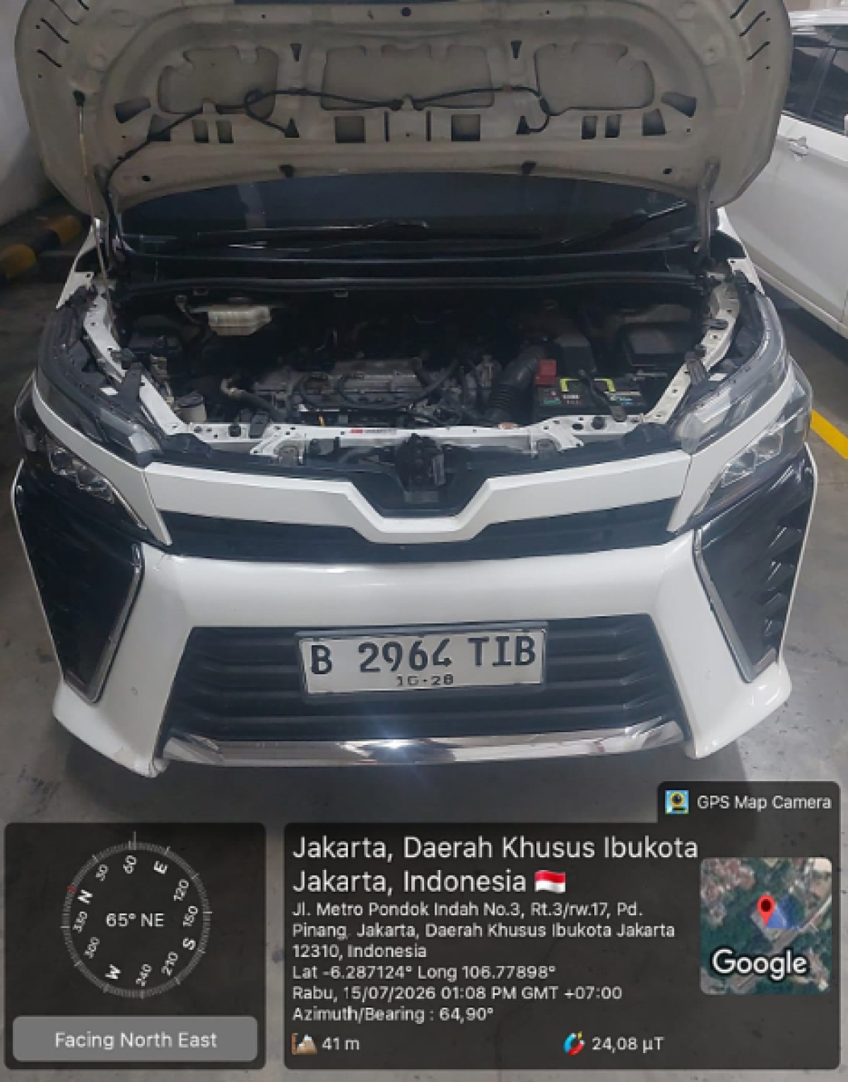 TOYOTA VOXY  2.0 AT