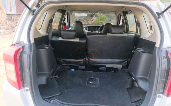 DAIHATSU SIGRA