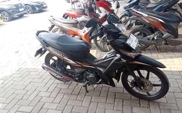 HONDA SUPRA X