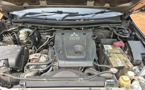 MITSUBISHI PAJERO SPORT DAKAR 2.4 (4x2) AT