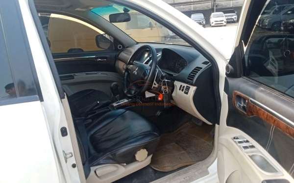 MITSUBISHI  PAJERO  SPORT 2.5 HP (4X2) A/T