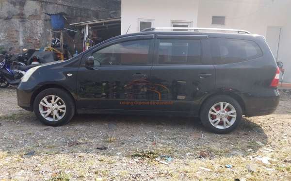 NISSAN  LIVINA GRAND  SV 1.5