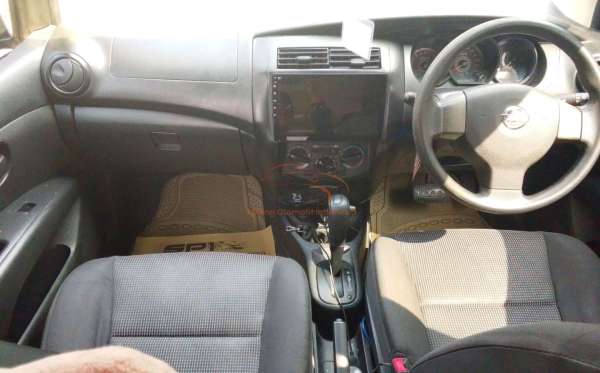 NISSAN  LIVINA GRAND  SV 1.5