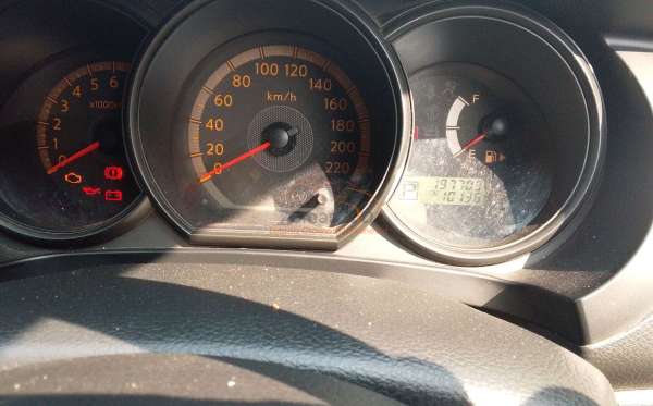 NISSAN  LIVINA GRAND  SV 1.5