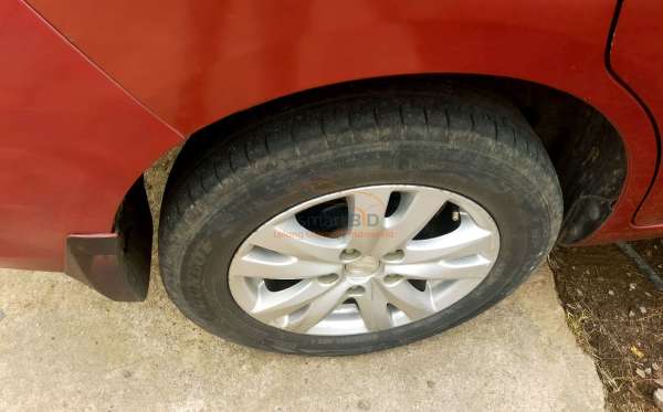 SUZUKI ERTIGA