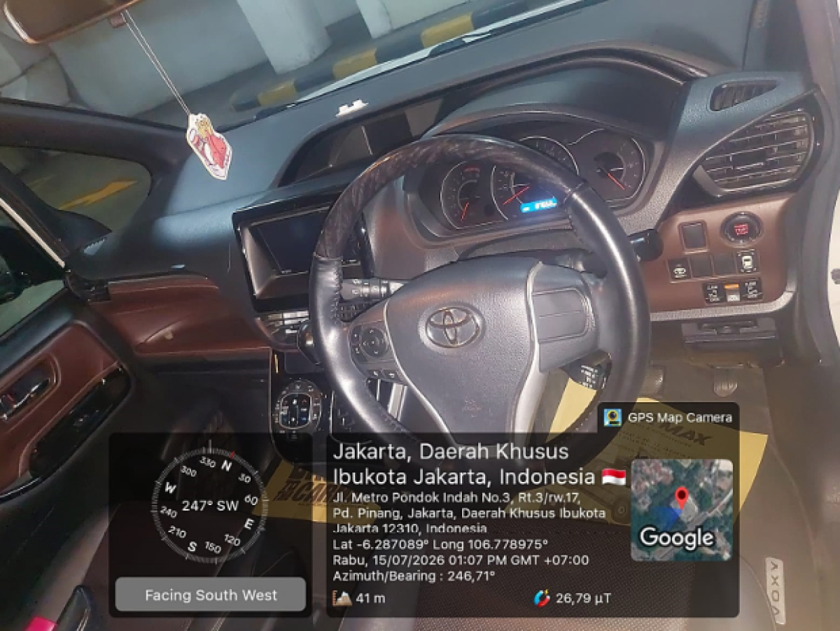 TOYOTA VOXY  2.0 AT
