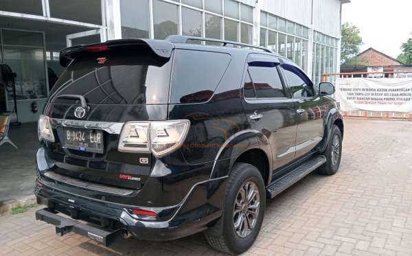 TOYOTA FORTUNER G 2.5