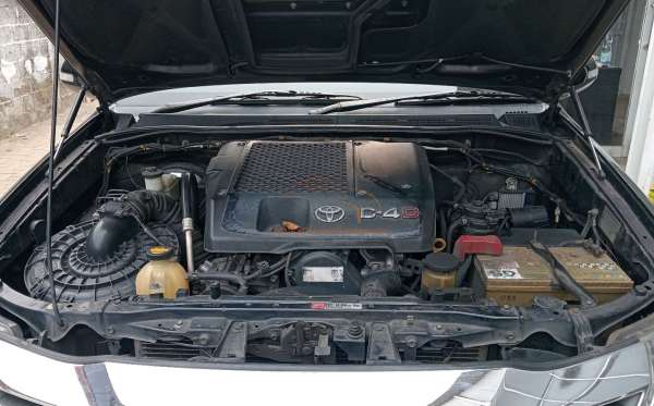 TOYOTA FORTUNER G 2.5