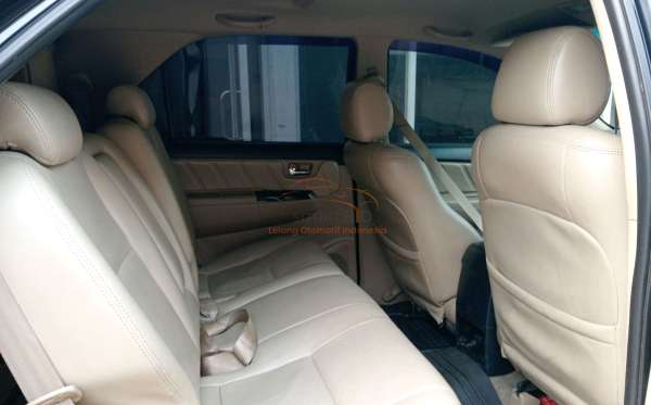 TOYOTA FORTUNER G 2.5