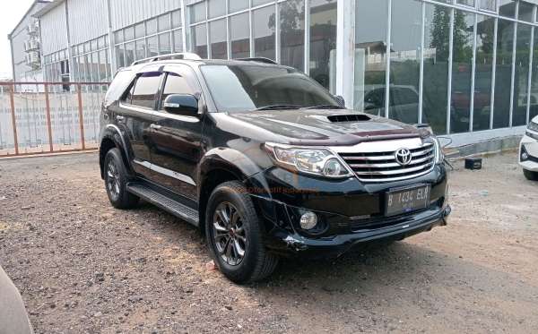 TOYOTA FORTUNER G 2.5