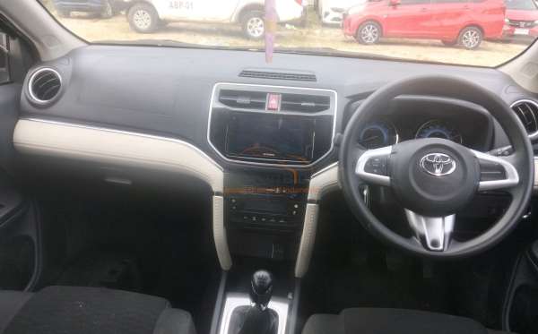 TOYOTA RUSH