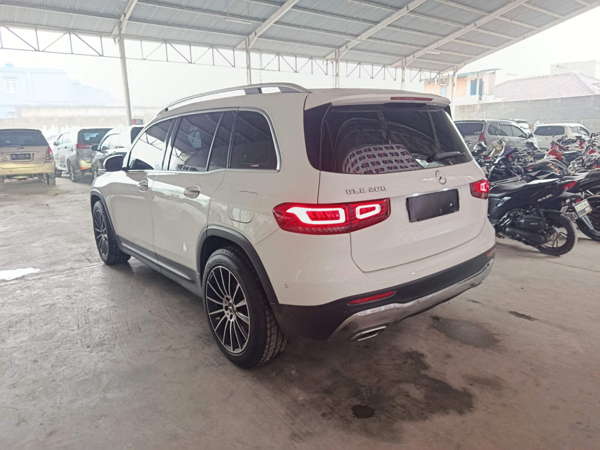 MERCEDES BENZ GLB 200