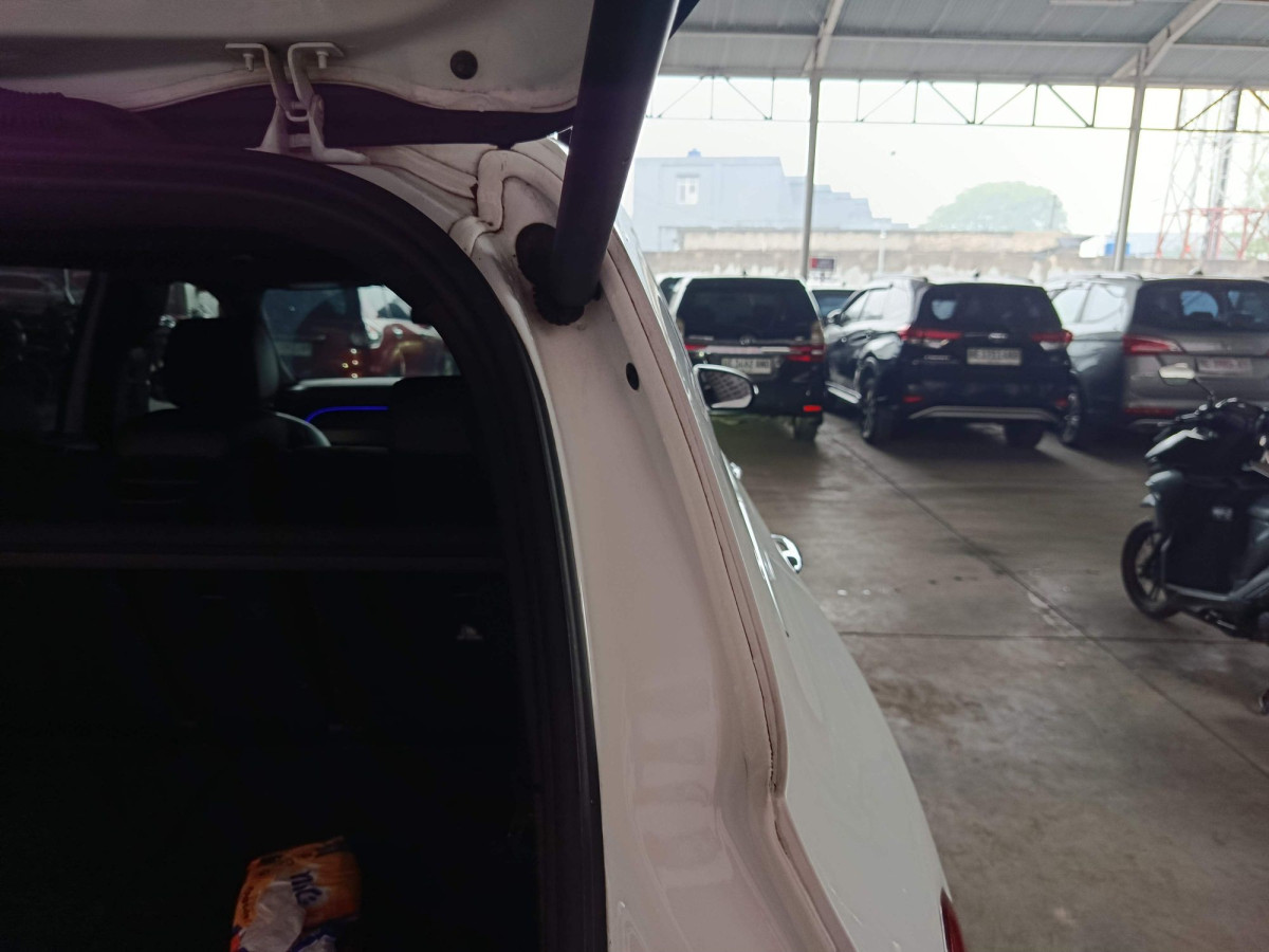 MERCEDES BENZ GLB 200