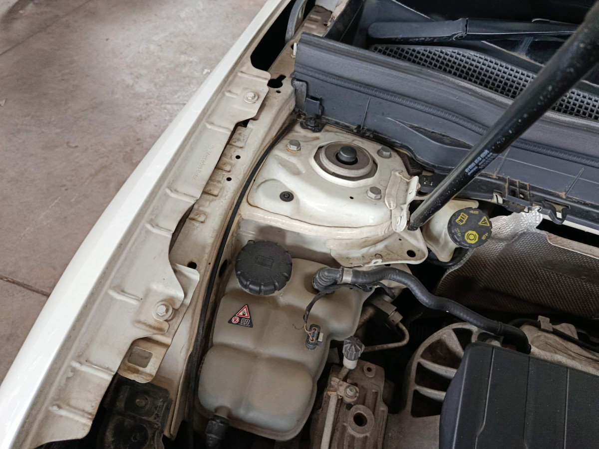 MERCEDES BENZ GLB 200