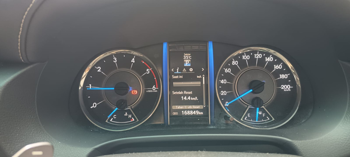 TOYOTA FORTUNER  2.4 VRZ