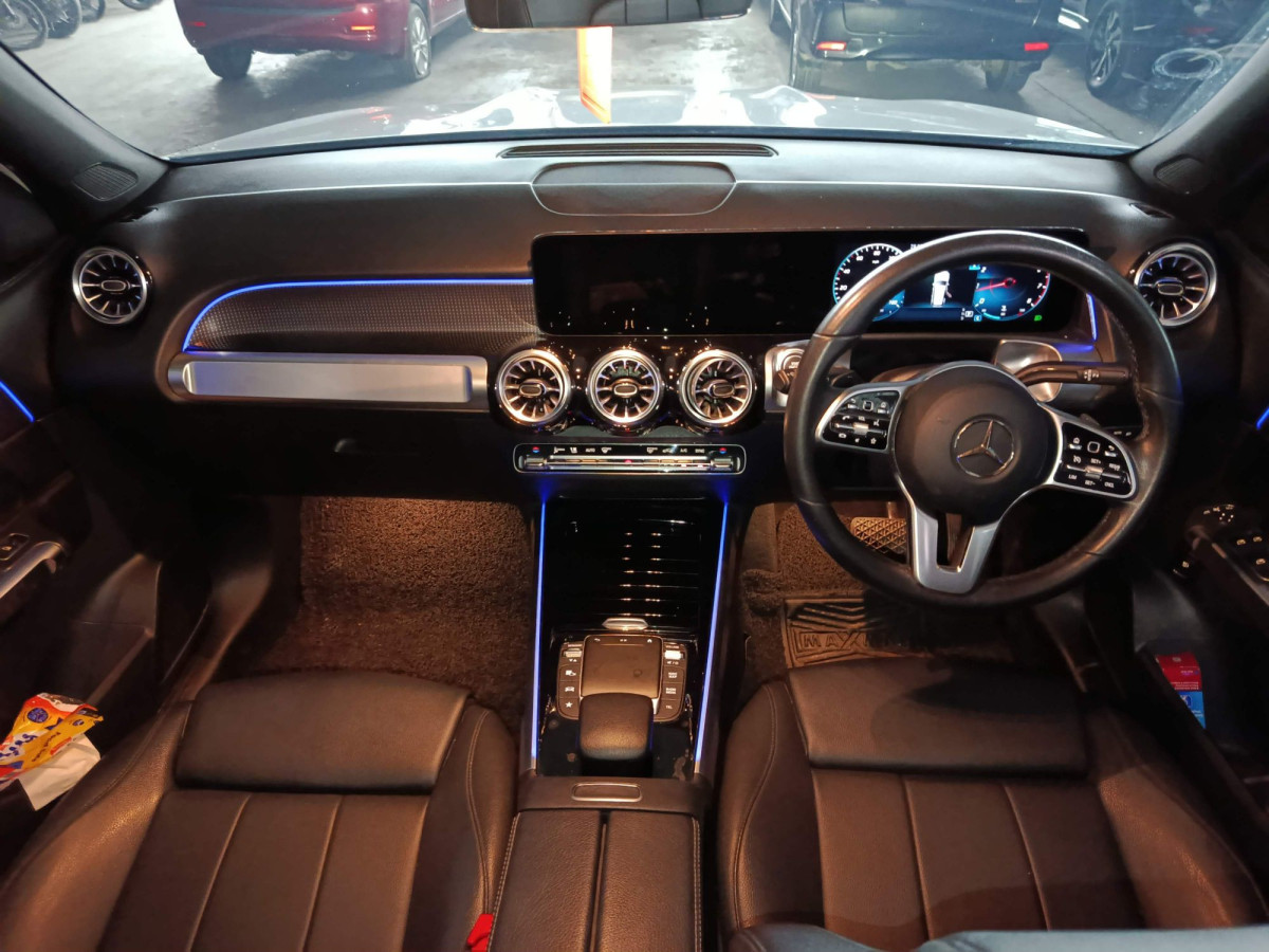MERCEDES BENZ GLB 200