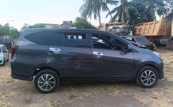 DAIHATSU  SIGRA  1.2 R