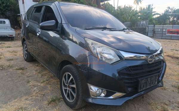 DAIHATSU  SIGRA  1.2 R