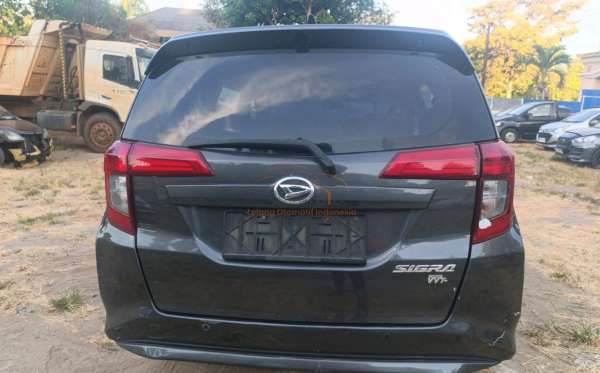 DAIHATSU  SIGRA  1.2 R