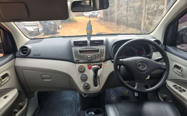 DAIHATSU SIRION