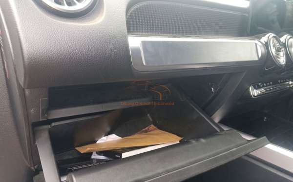 MERCEDES BENZ GLB 200