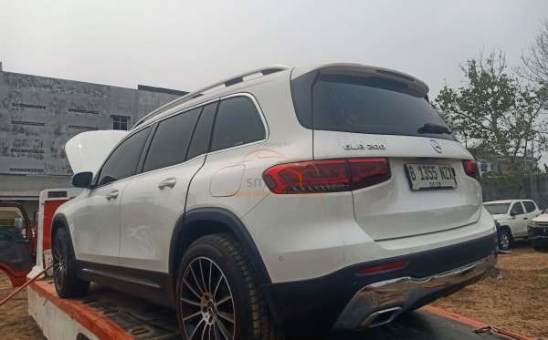 MERCEDES BENZ GLB 200