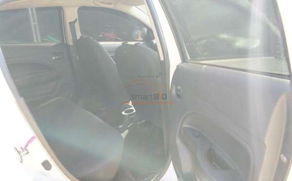 MITSUBISHI MIRAGE 1.2L GLX