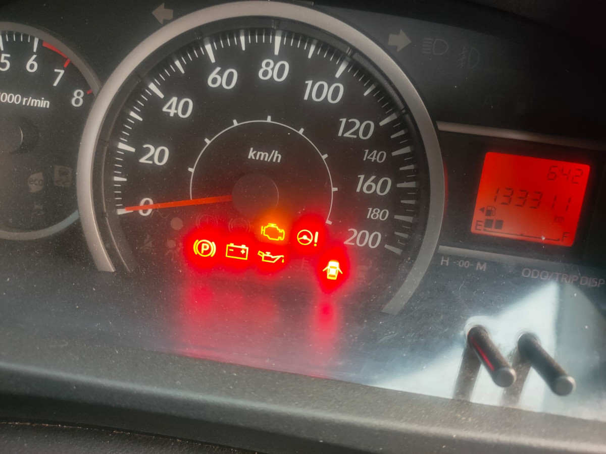 DAIHATSU  SIGRA  R