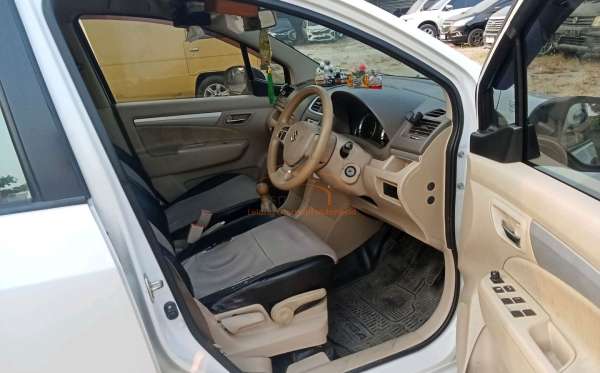 SUZUKI  ERTIGA  SDX