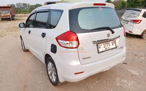 SUZUKI  ERTIGA  SDX