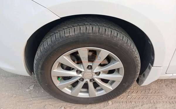 SUZUKI  ERTIGA  SDX