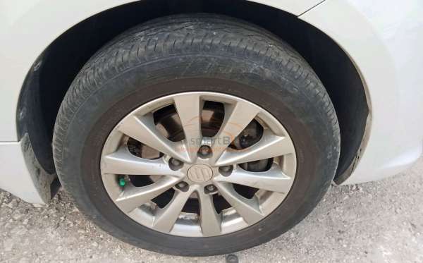 SUZUKI  ERTIGA  SDX