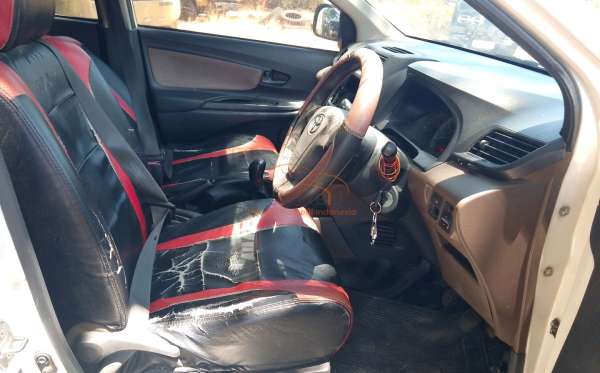 TOYOTA AVANZA