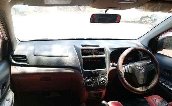 TOYOTA AVANZA