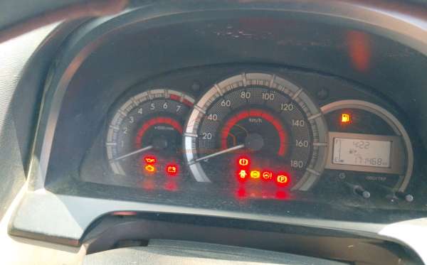 TOYOTA AVANZA