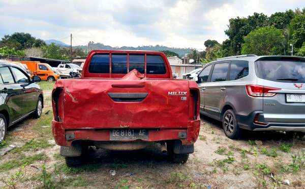 TOYOTA HILUX